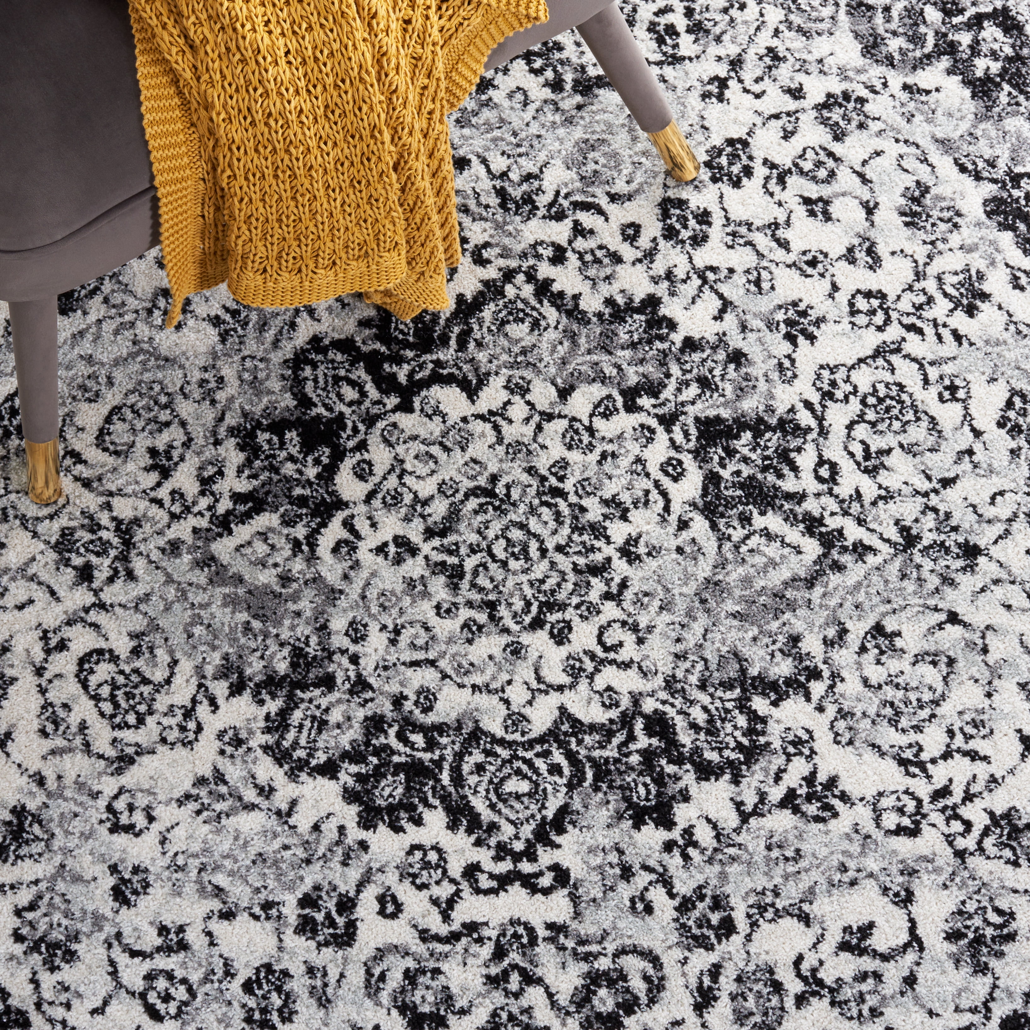 SAFAVIEH Tulum Braganza Medallion Area Rug, Ivory/Black, 8' x 8' Round