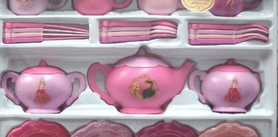 Barbie in the 12 Dancing Princesses 30 Piece Dinnerware Set ~ Tea 