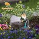 thumbnail image 5 of Estatua de gnomo de jardín divertida, artesanía de resina, estatua de gnomo sosteniendo un pozo para agua, decoración solar LED para exteriores, 5 of 5