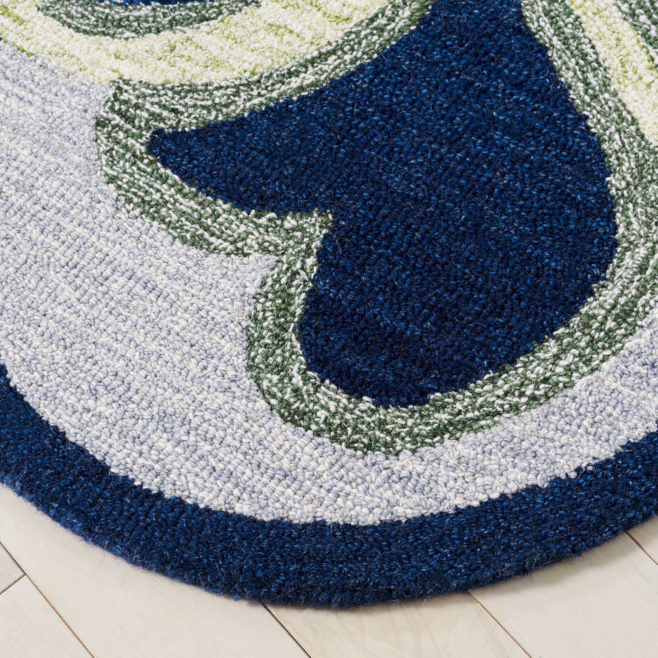 SAFAVIEH Novelty Alaois Floral Area Rug, Navy/Green, 6' x 6' Round