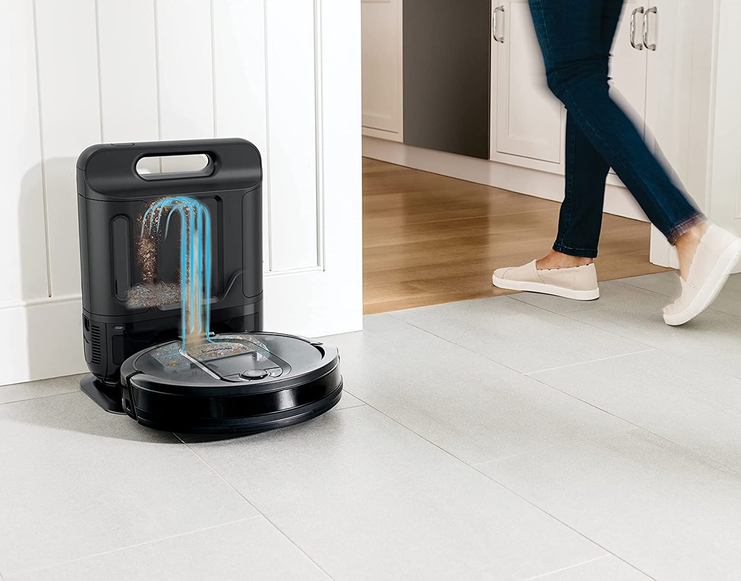 Shark AV1010AE IQ Robot Vacuum with XL Self-Empty Base
