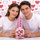 thumbnail image 5 of Figura de gnomo de San Valentín | Decoración de corazón de Cupido con arco y flecha | Enano sin rostro con sombrero rosa para una decoración romántica en estanterías, repisas o escritorios., 5 of 6