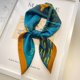 thumbnail image 1 of Bufanda de satén a la moda para el pelo, pañuelos para la cabeza en la playa, pañuelos para el cuello para mujer, accesorios ligeros para bolsos(Negro - azul)(70 * 70cm), 1 of 4