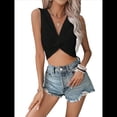 thumbnail image 2 of Top Corto Sin Mangas con Cuello en V y Tirantes Finos de Punto Acanalado para Mujer Negro M, 2 of 9