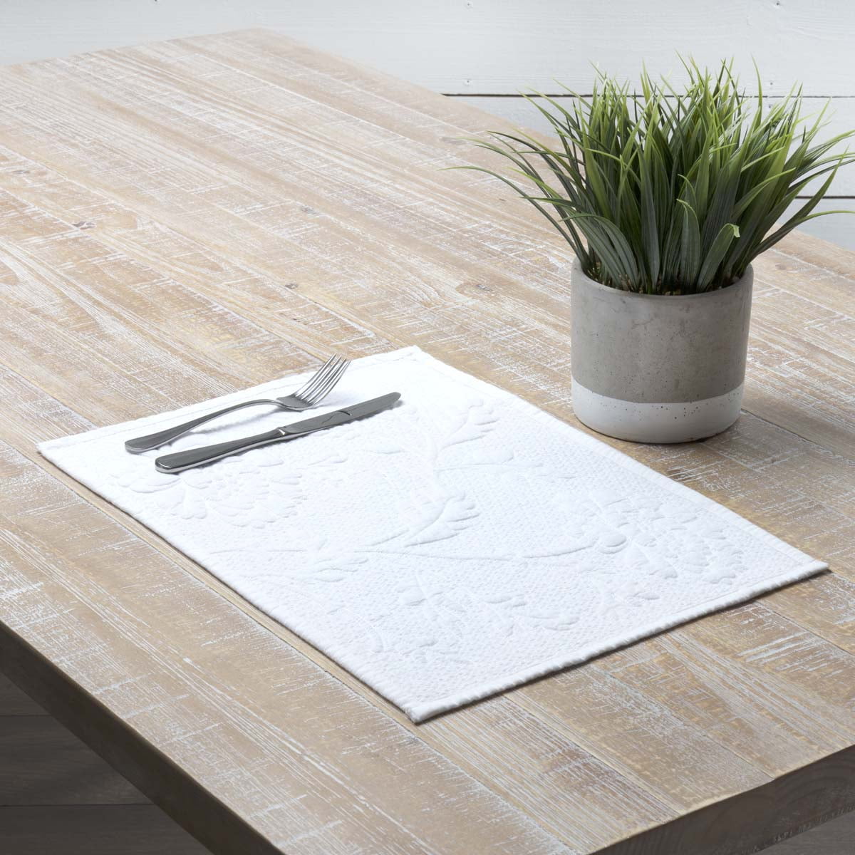 White Farmhouse Tabletop Kitchen Carly Cotton Enzyme Washed Floral