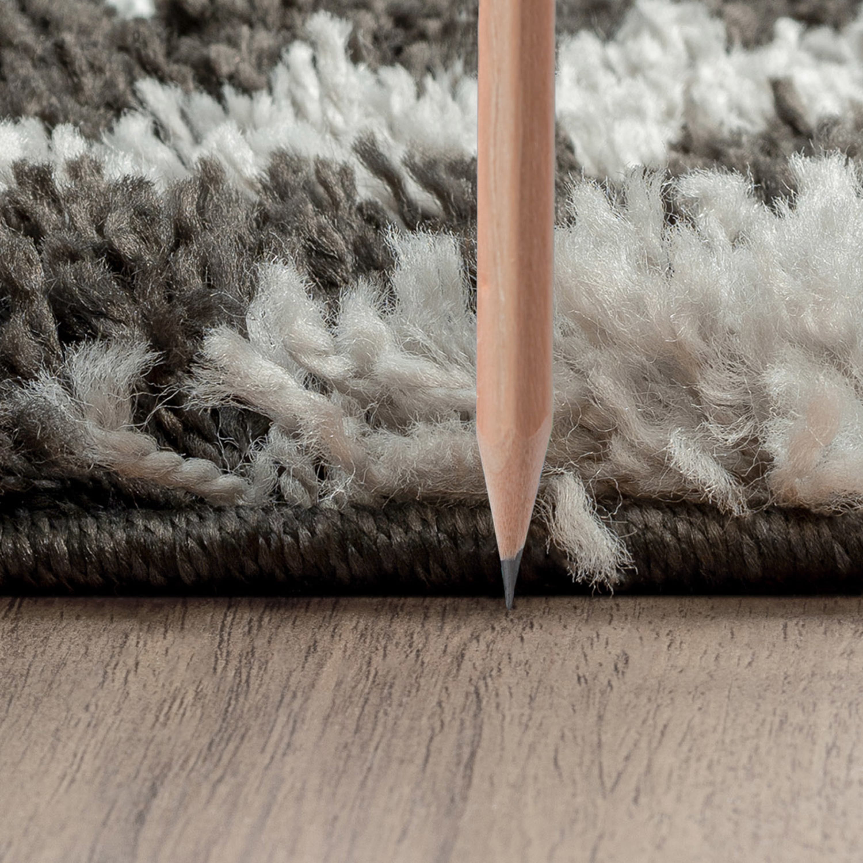 Contemporary 4x6 Area Rug Shag Thick (4' x 5'3'') Geometric White, Silver Indoor Rectangle Easy to Clean