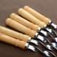 thumbnail image 3 of 10 brochetas de barbacoa de metal con mangos de madera, accesorios para brochetas de barbacoa planas de acero inoxidable, brochetas de barbacoa grandes reutilizables Rojo Verde, 3 of 5