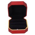 thumbnail image 4 of Caja de Presentación de Anillos Bling Bling con Luz Color Rojo Flocado, 4 of 14