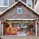 thumbnail image 4 of Fondo de garaje navideño | Telón de fondo para fotografía navideña de 400 x 180 cm | Tela de poliéster multicolor para colgar en fiestas y decoración festiva, 4 of 5