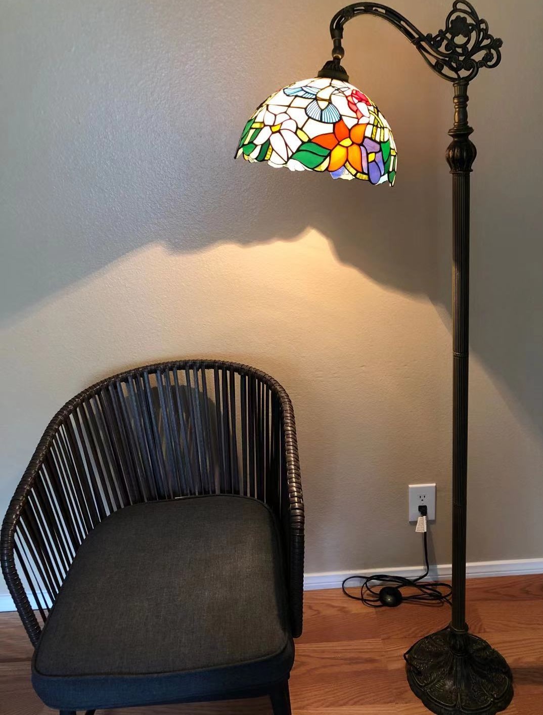Tiffany Floor Lamp Stained Glass Hummingbird Flowers LED bulb included Gooseneck Adjustable Corner Standing Reading Light for Living Room Bedroom 20"W*12"D*63"H