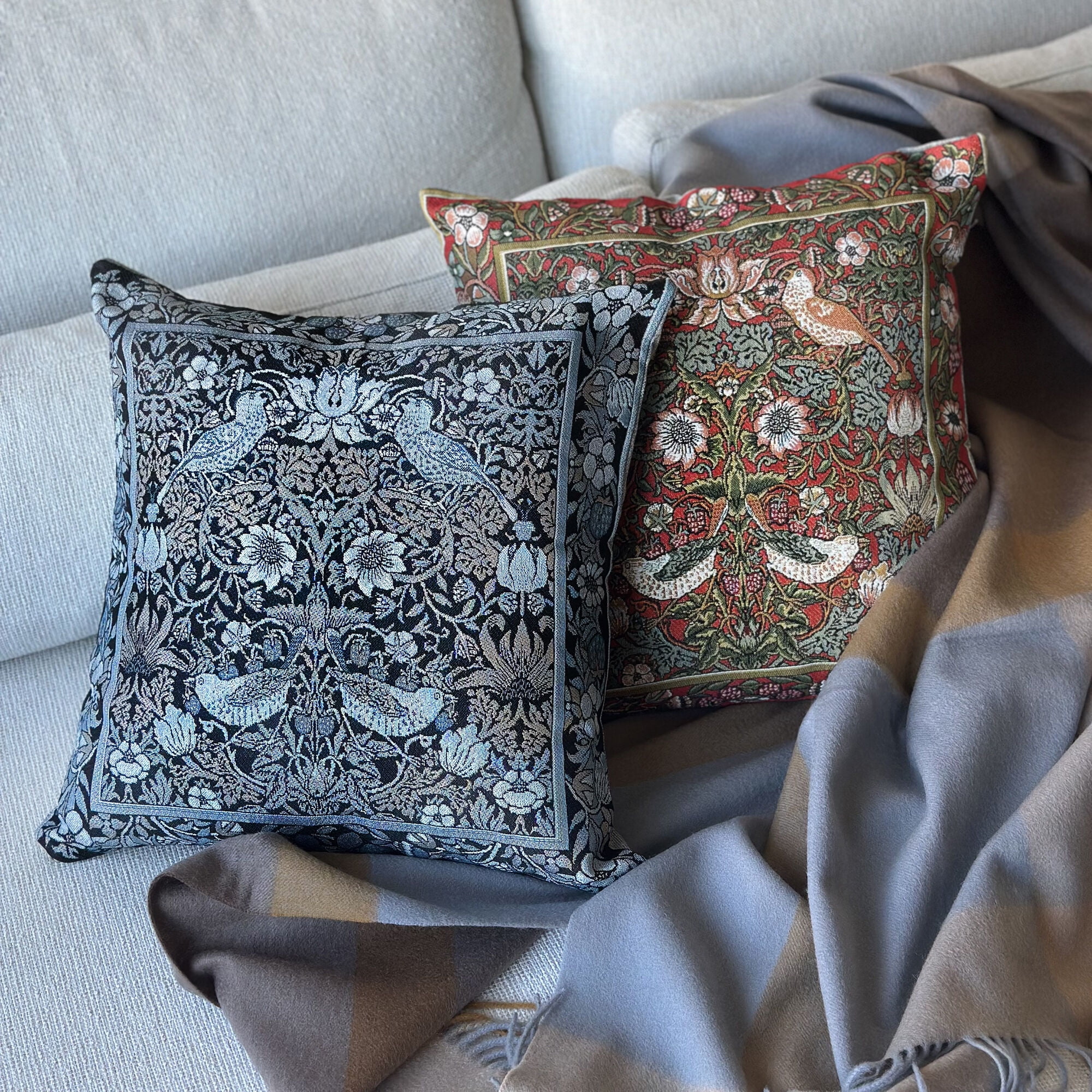 Stp Goods William Morris Blue Birds Throw Pillow with Insert 18x18” (45x45 cm) Square Tapestry Pillow Sofa Cushion Decorative Couch Cushion for Sofa Living Room Bedroom, Blue Black