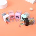 thumbnail image 4 of Dispensador de clips pequeño con tapa magnética, caja de almacenamiento de clips de papel cuadrados para la escuela, rosa, 4 of 5
