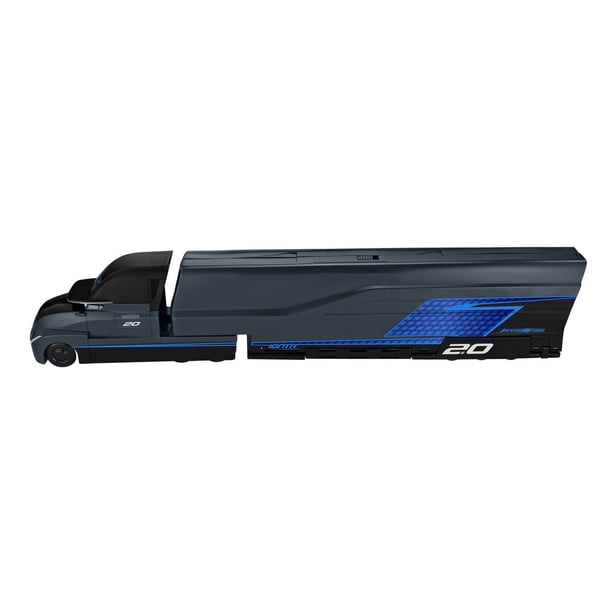 Disney/Pixar Cars 3 Jackson Storm's Transforming Hauler Playset