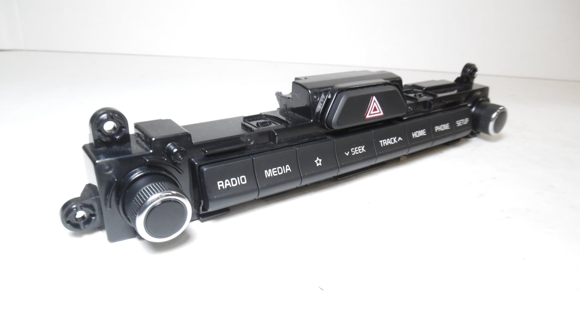 Pre-Owned 2020 2021 Kia Sportage Radio Media Control Panel 96540D9900WK OEM - Verify Specific Vehicle Fitment In Description - (Good)