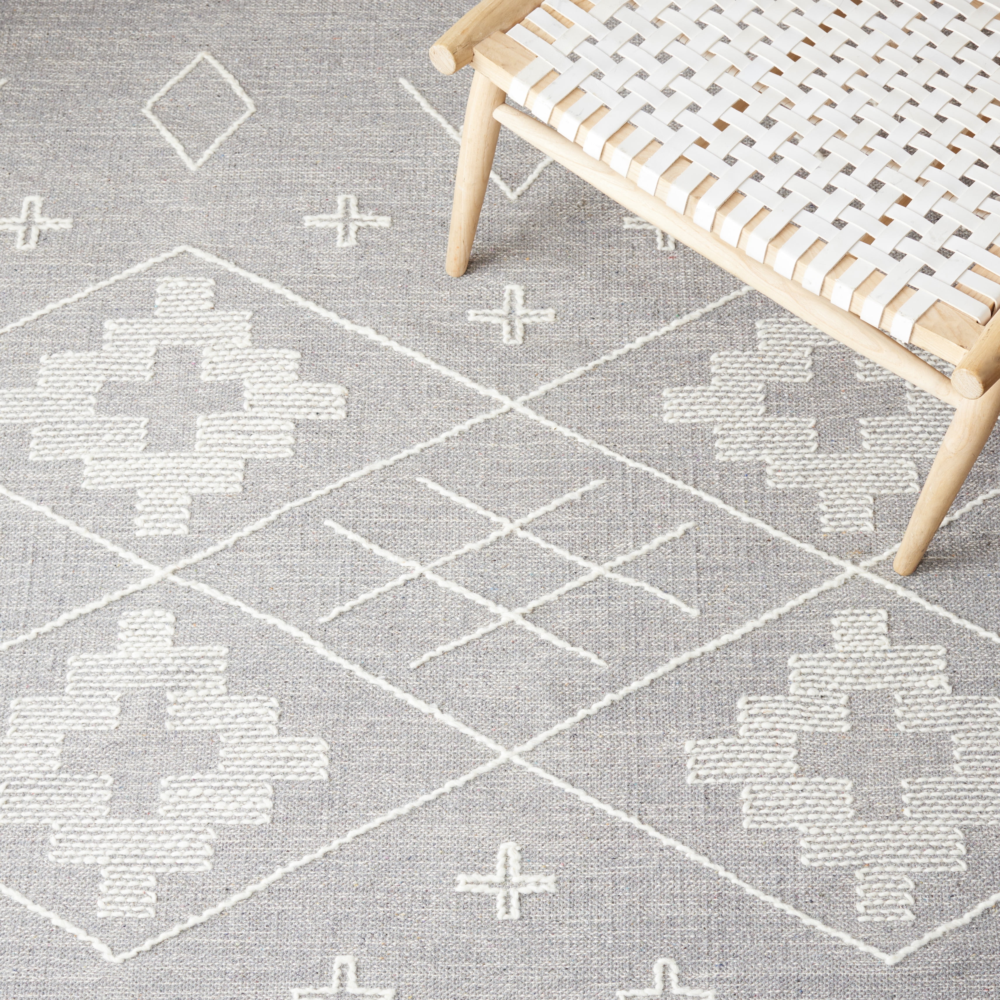 SAFAVIEH Kilim Phelim Tribal Area Rug, Grey/Ivory, 6' x 6' Square