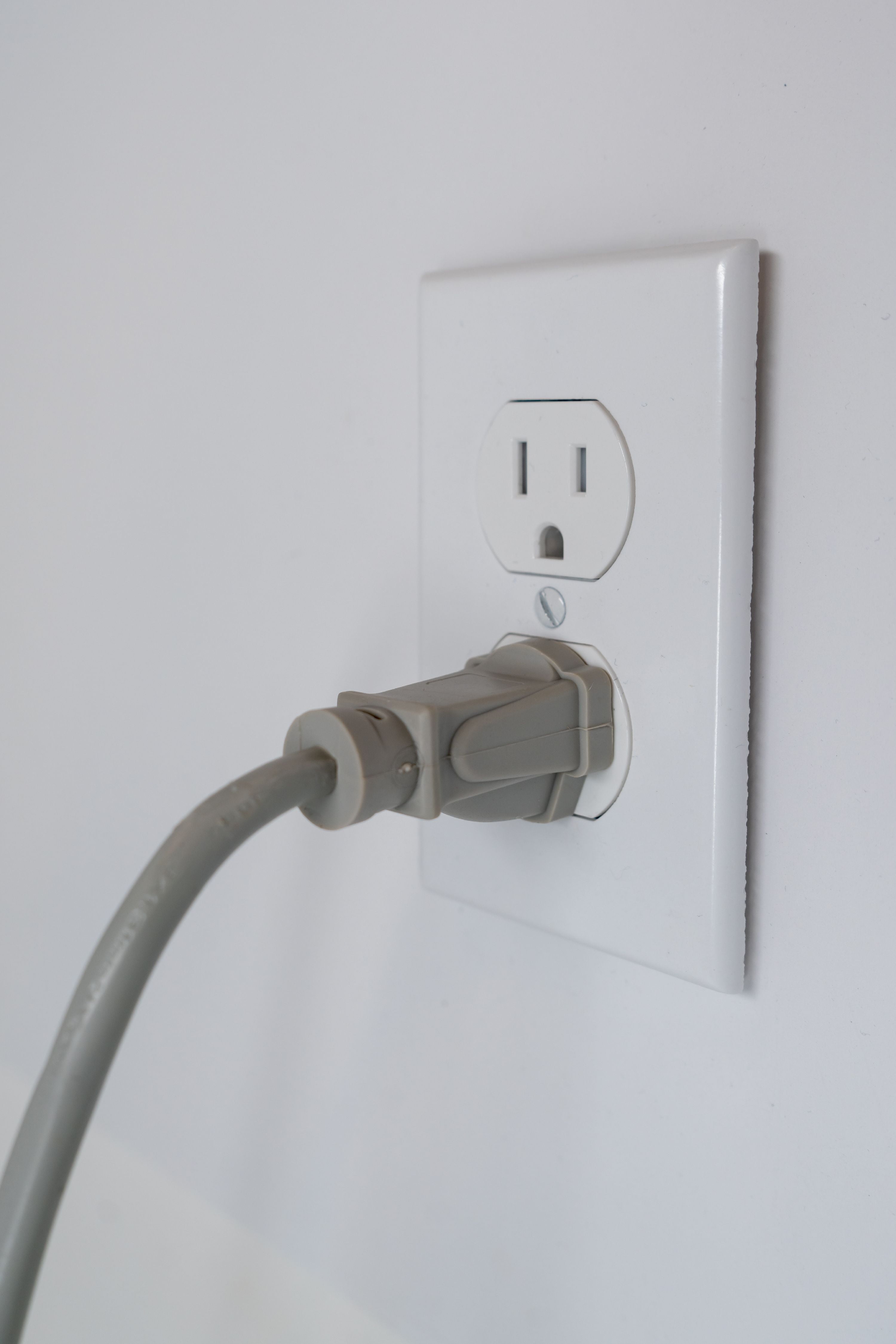 Woods 2867 3-Outlet Extension Cord with Power Tap, 20-Foot, Gray