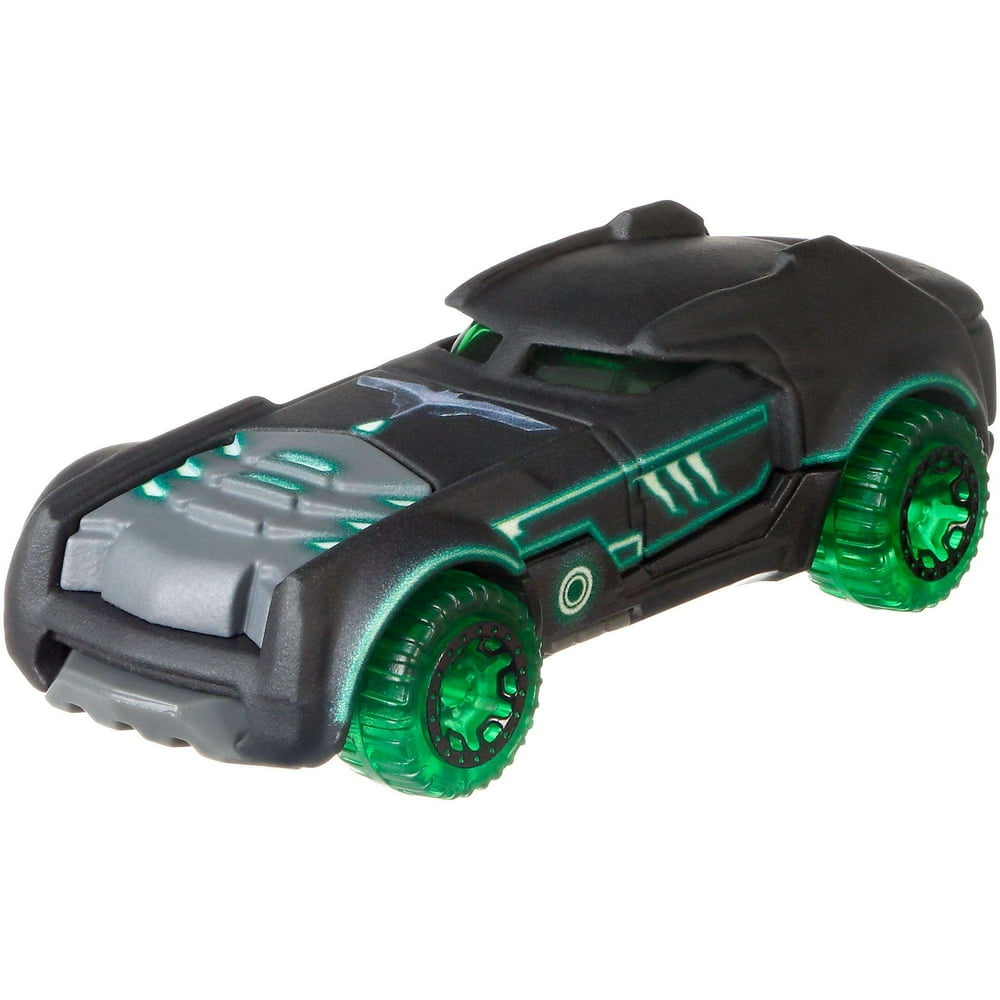 Hot Wheels DC Universe Armored Batman Character Car Hot Wheels DC Universe Armored Batman Character Car