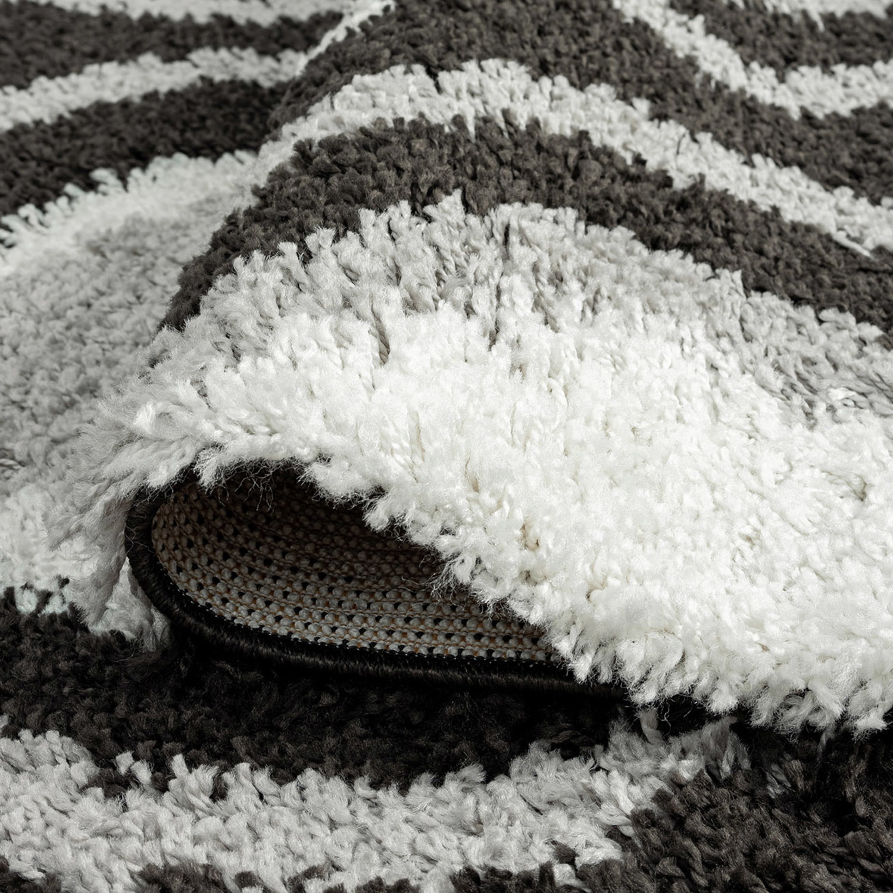 Contemporary 4x6 Area Rug Shag Thick (4' x 5'3'') Geometric White, Silver Indoor Rectangle Easy to Clean