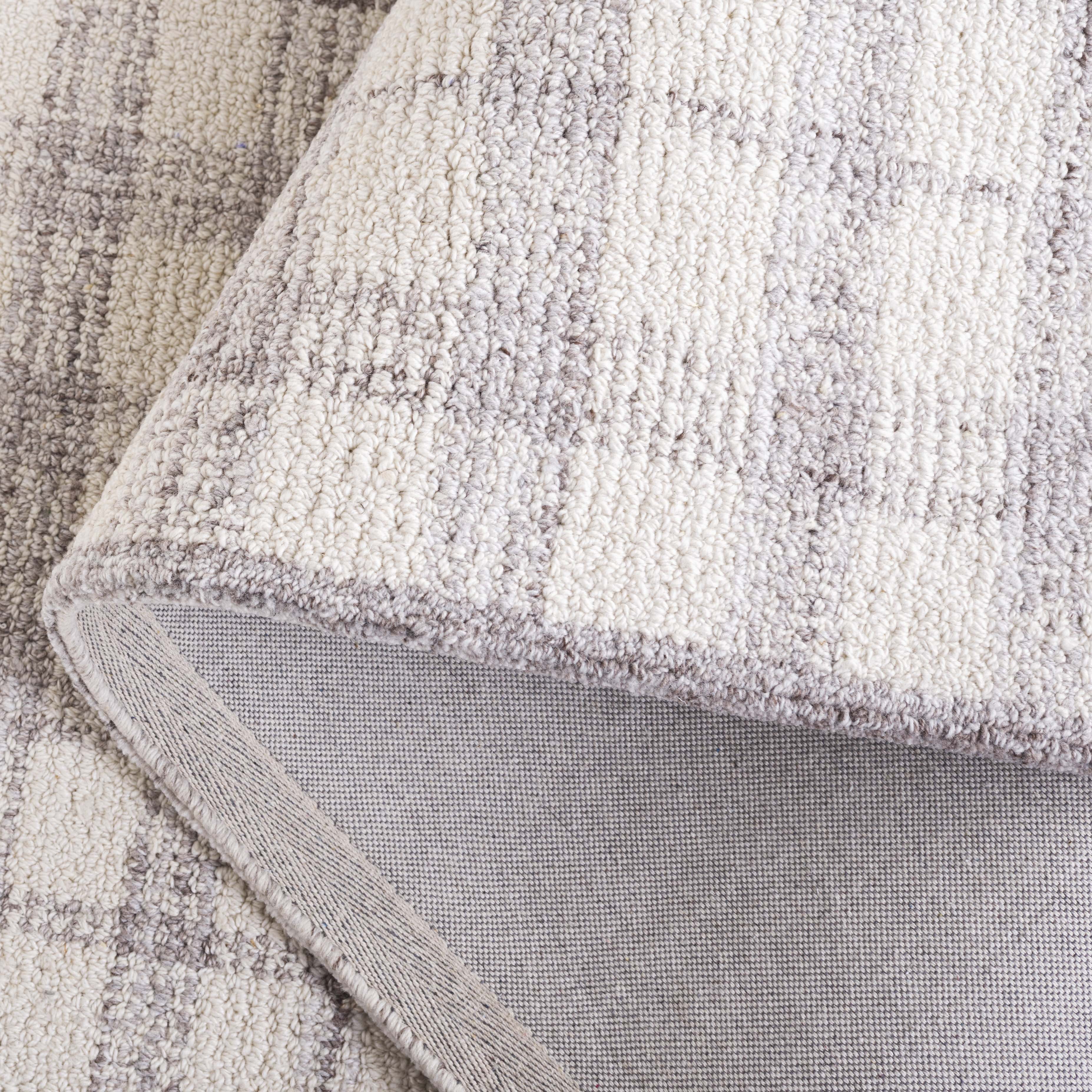 Safavieh Abstract Aleta Trellis Area Rug, Ivory/Silver, 5' x 8'