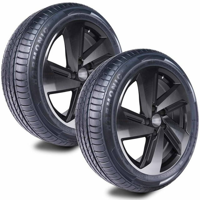 paquete 2 llantas 205/70r15 96h wanli sp026 Par de llantas negras 205/70R15 SP026, vista 3/4 frontal que muestra banda de rodamiento direccional y flancos lisos sobre rines oscuros. Diseño de verano pensado para control, estabilidad y menor ruido en ciudad; a menudo usadas también como reemplazo para autos compactos.