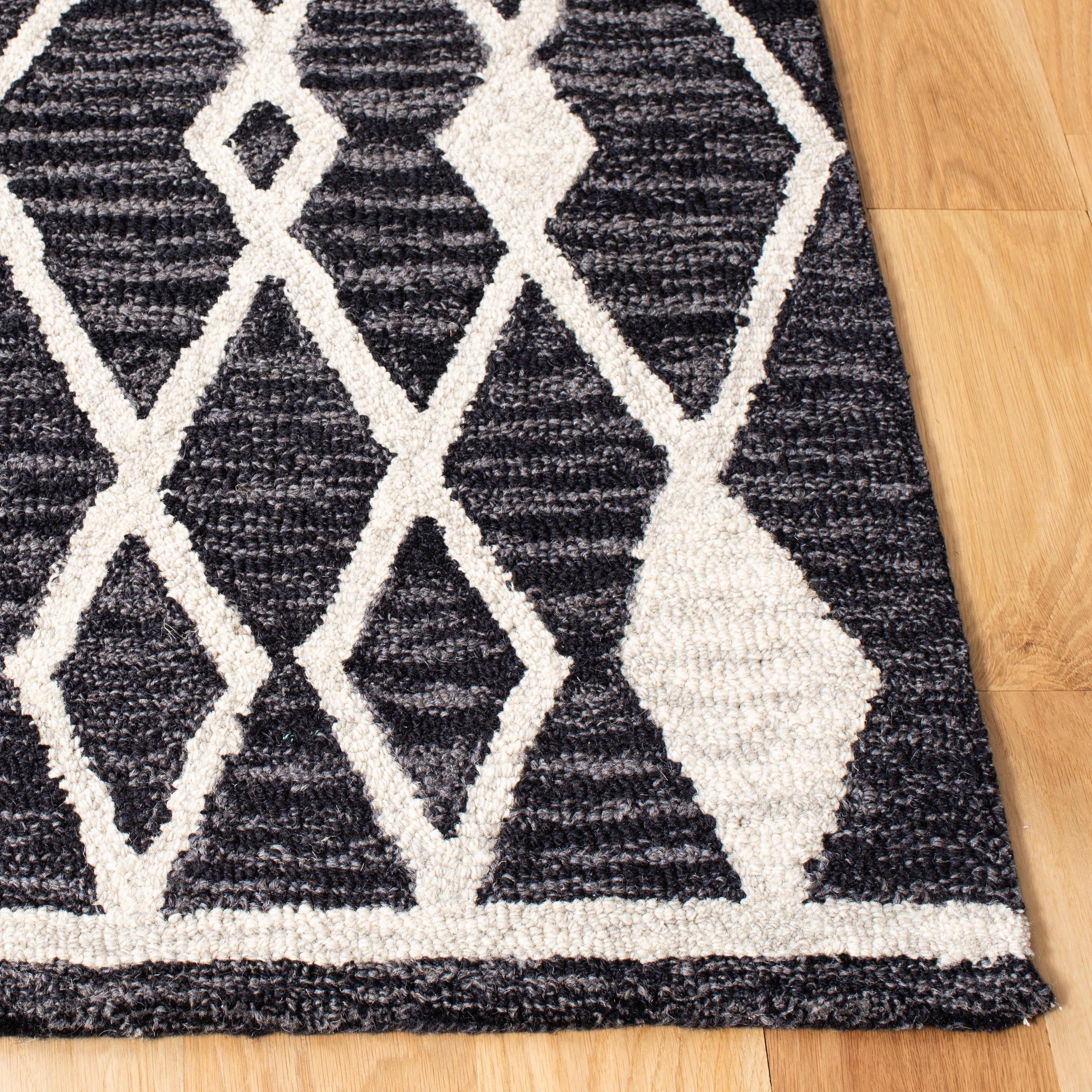 SAFAVIEH Micro-Loop Donella Geometric Wool Area Rug, Charcoal/Ivory, 2'6" x 5'
