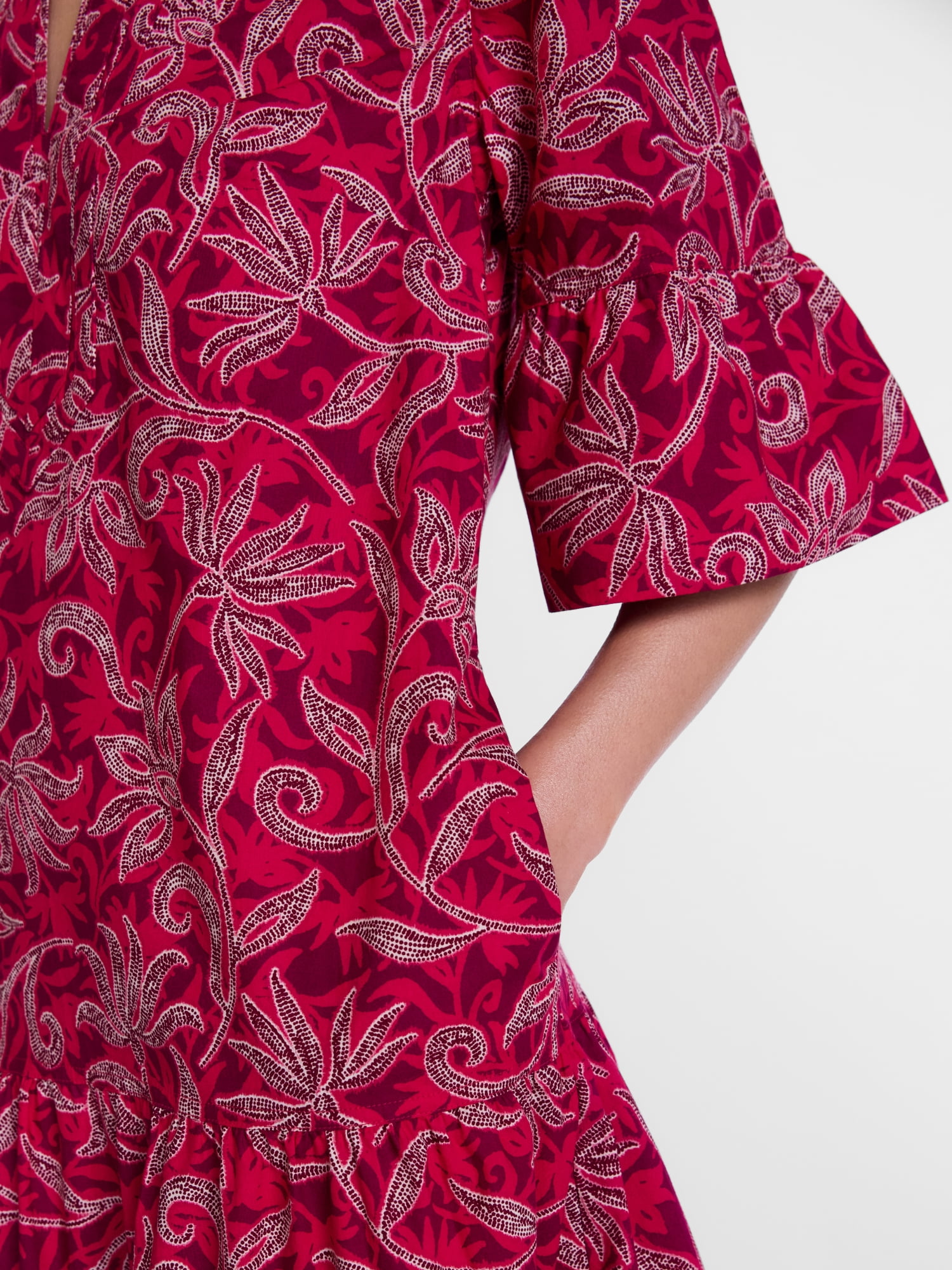 Scenario Women's and Women's Plus V Neck Mini Dress with Flutter Sleeves, Sizes XS-4X