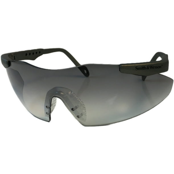 Smith and Wesson Magnum Safety Glasses w/ Indoor/Outdoor lens and Lens