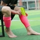 thumbnail image 3 of Espinilleras de fútbol | Protección de piernas de EVA gruesa de doble capa | Protectores de pie enchufables ligeros | Espinilleras deportivas unisex para adultos para partido de entrenamiento de, 3 of 4