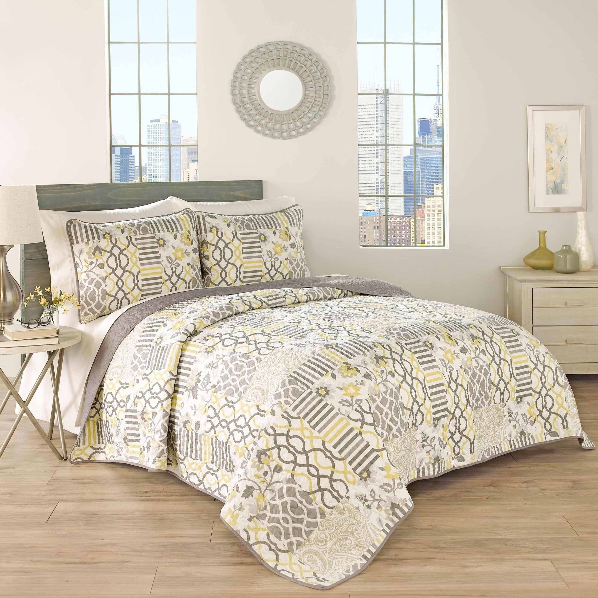 Traditional Geometric 3 Pieces Quilt Sets, with Shams