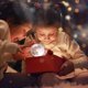 thumbnail image 4 of Luz de noche de cristal navideño - Decoración navideña de resina roja con iluminación ambiental alimentada por USB para decoración del hogar, 4 of 6