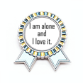 thumbnail image 1 of Quote yo amo mi soledad Insignia broche Medalla ganadora, 1 of 3
