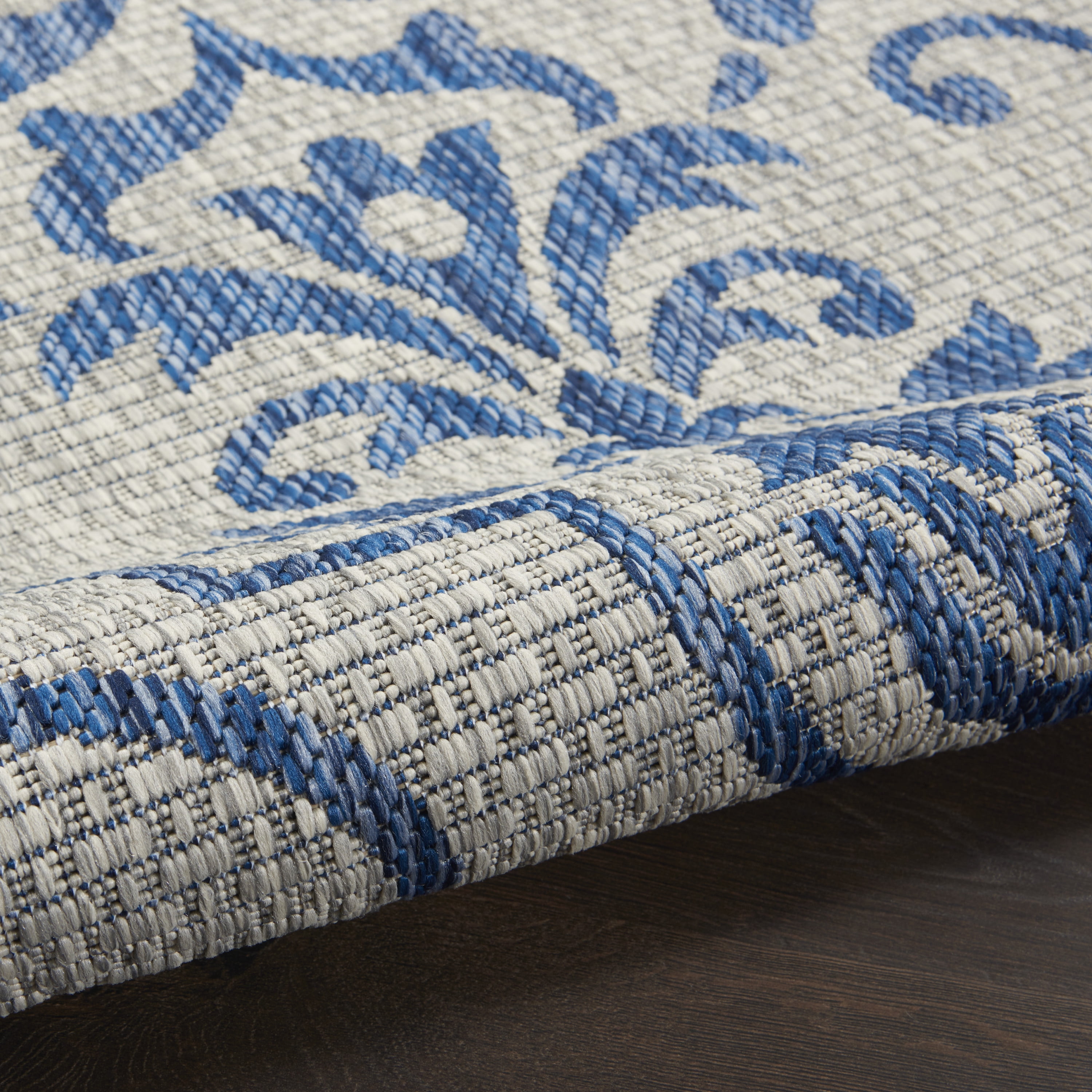 Nourison Garden Party Indoor/Outdoor Transitional Damask Ivory/Blue 7' x 10' Area Rug, (7' x 10')