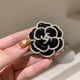 thumbnail image 4 of Broche de flores Bling Bling elegante decorativo negro para abrigo traje, 4 of 10