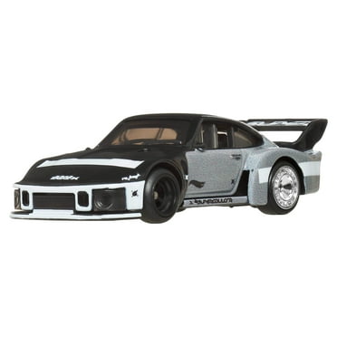 Hot Wheels Boulevard Vehicle, 1 Premium 1:64 Scale Car, Toy for Collectors