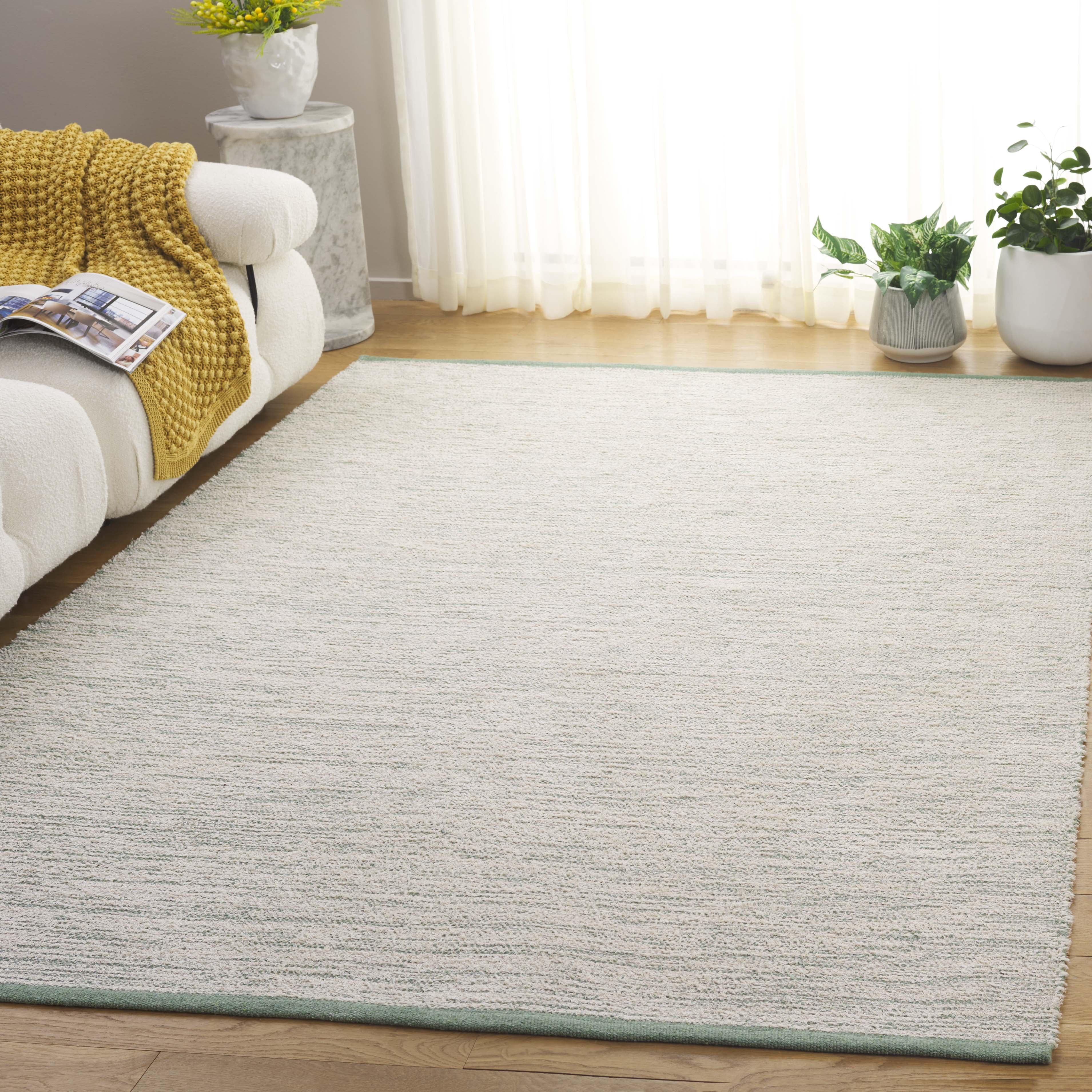 SAFAVIEH Montauk Anderson Distressed Area Rug, Ivory/Green, 8' x 10'