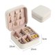 thumbnail image 2 of Estuche de almacenamiento Joyero organizador de almacenamiento, pequeño, portátil, de cuero, caja de almacenamiento de una sola capa para anillos, pendientes, collares, niñas, mujeres, 2 of 8