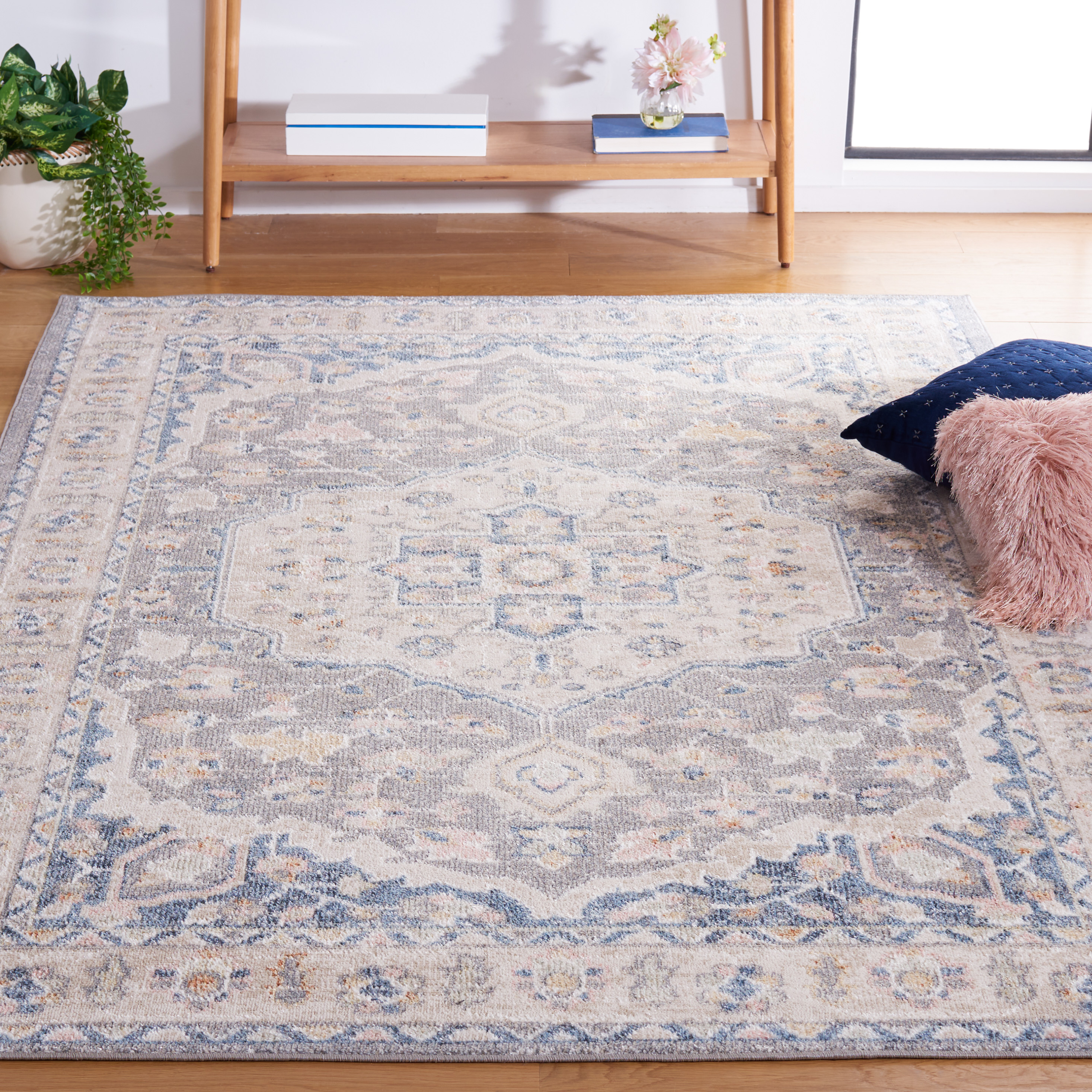 SAFAVIEH Blair Keighley Traditional Machine Washable Area Rug, 5'3" x 7'6", Beige/Light Grey