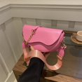 thumbnail image 4 of Bolsos de mujer de alta calidad para primavera y verano 2025, nuevo y popular bolso de hombro de cuero debajo del brazo, bandolera de banda ancha de nicho., 4 of 5
