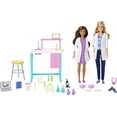 thumbnail image 2 of Set de juego Barbie Science Lab con 2 muñecas banco de labo, 2 of 3