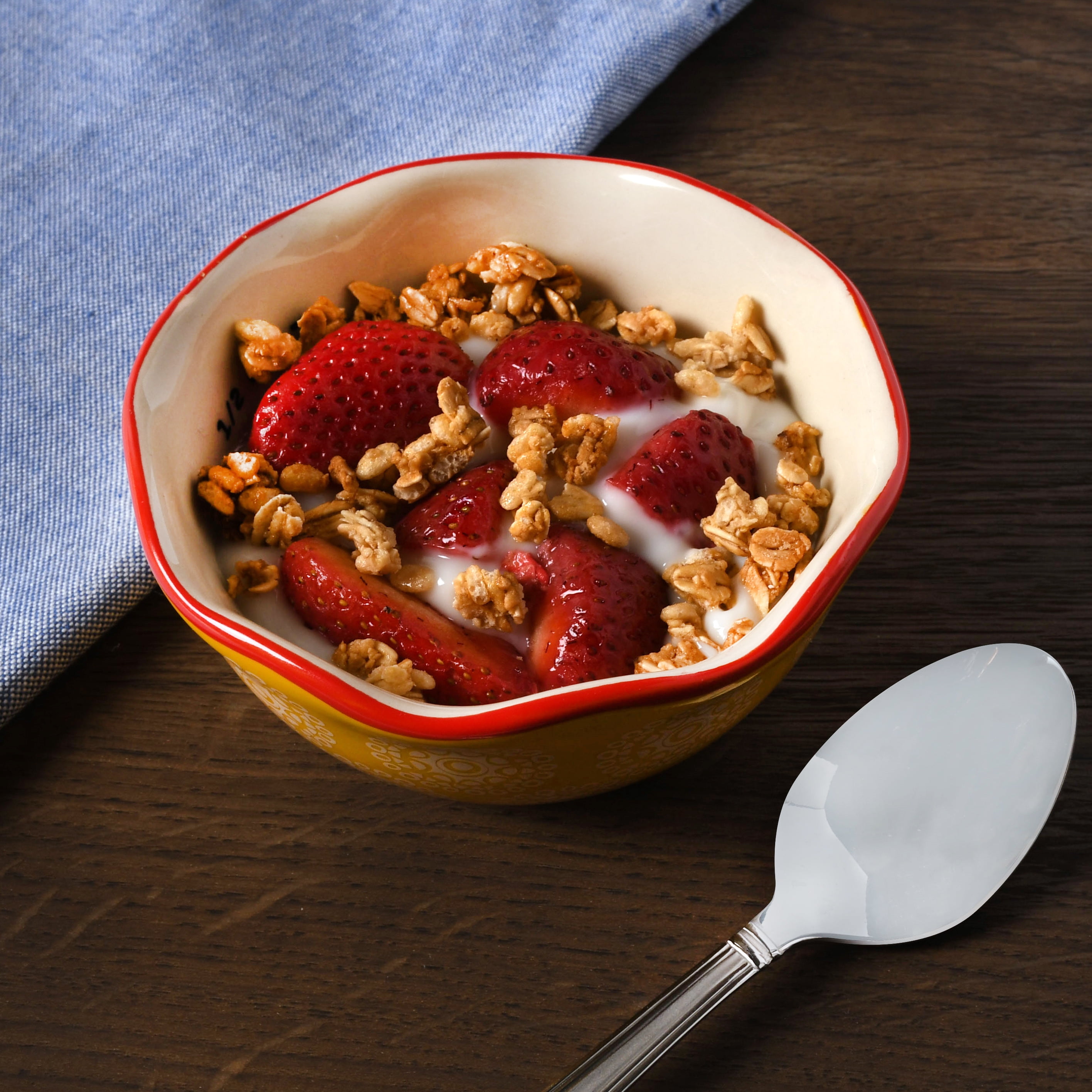 Fresh Cut Strawberry Parfait with Vanilla Yogurt and Granola, 7 oz Cup