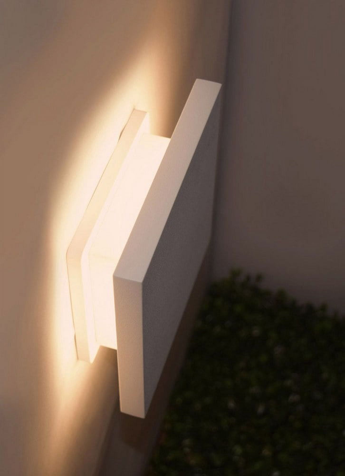 ET2 Lighting - LED Outdoor Wall Sconce - Alumilux Tau-10W 1 LED Outdoor Wall