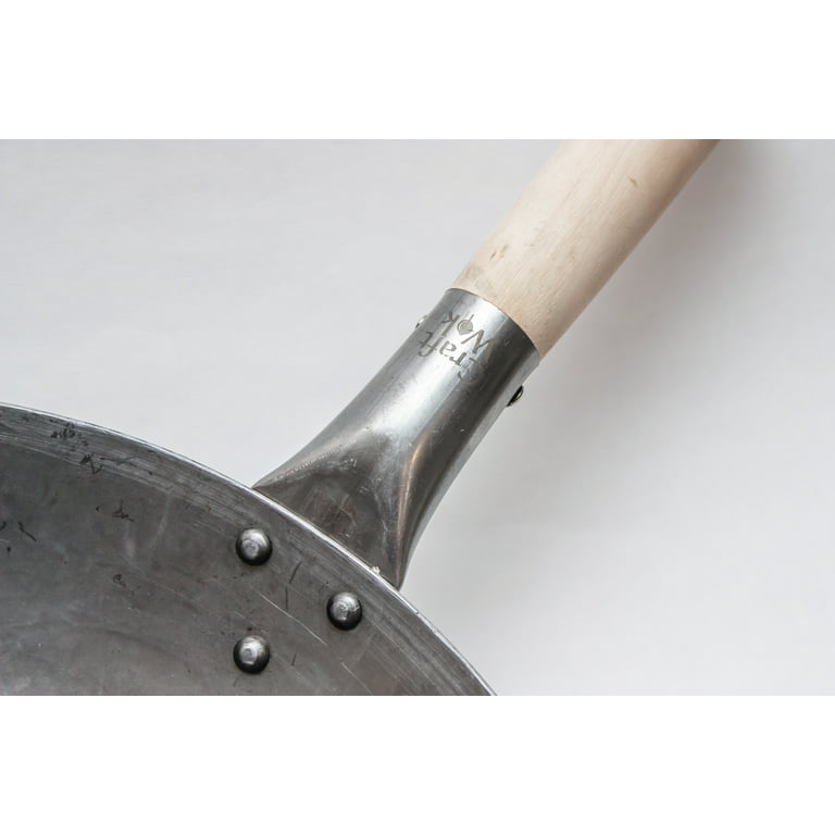 Craft Wok Big 16 inch Heavy Hand Hammered Carbon Steel Pow Wok with Wooden and Steel Helper Handle (Round Bottom) / 731w138
