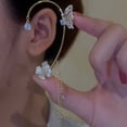 thumbnail image 1 of Pendientes de borlas con diseño de mariposas y flores de diamante superbrillantes y sencillos para damas, sin agujeros para las orejas, 1 of 4