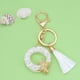 thumbnail image 1 of Llavero Q: Bolso de Moda con Colgante de Cristal de Letras con Flecos de Tassel Blanco Nuevo, Colgante de Cristal en Forma de Lágrima, 1 of 2