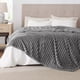 thumbnail image 2 of Manta Bedsure Frost de forro polar gris para sofá, 274 x 229 cm, 2 of 6