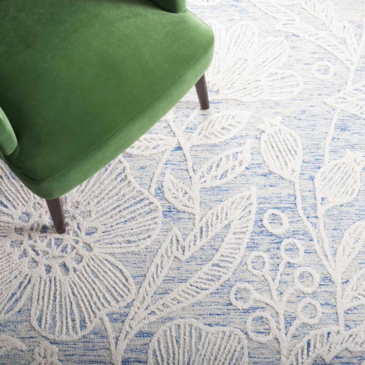 SAFAVIEH Jardin Natalie Floral Wool Area Rug, Blue/Ivory, 3' x 5'