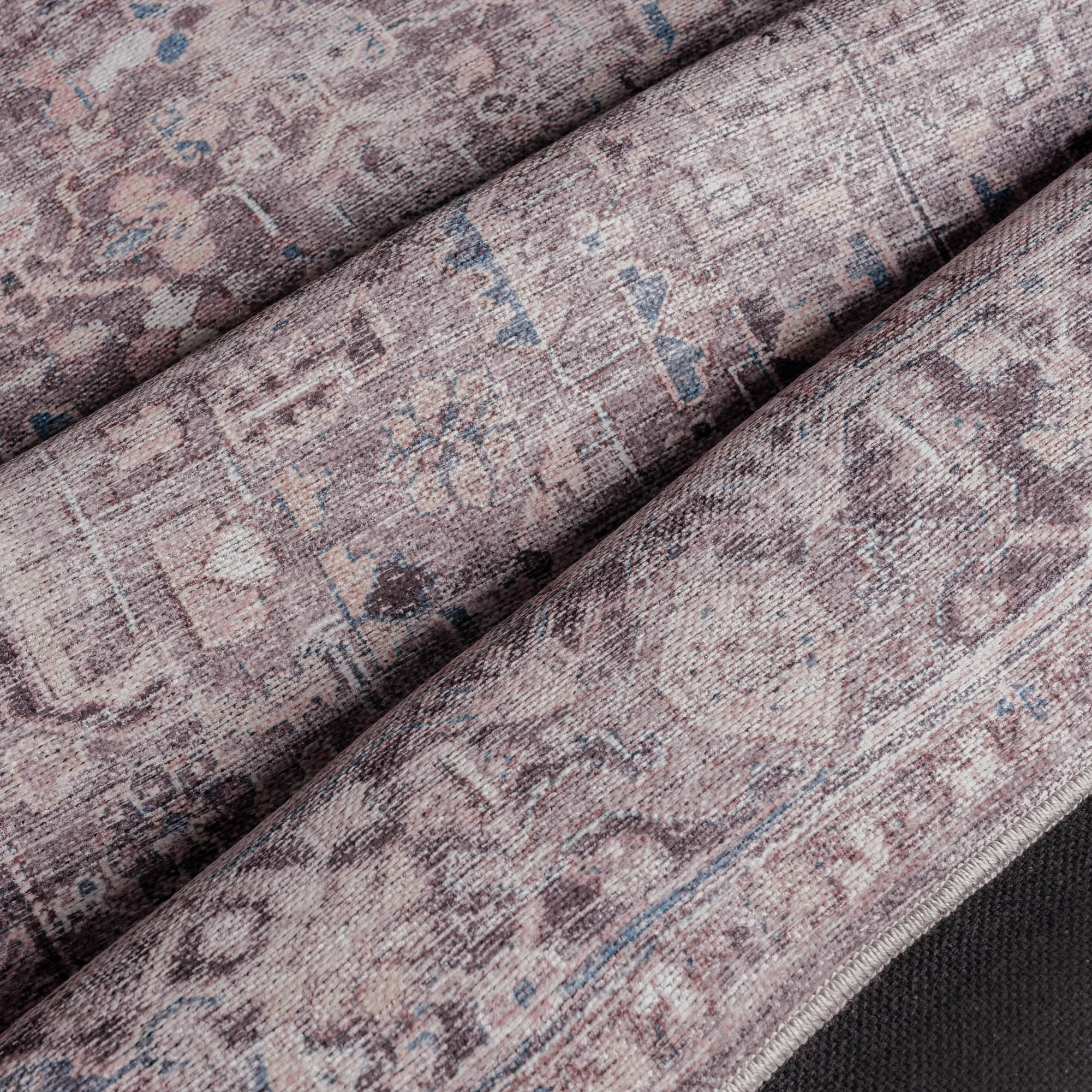Everwash™ Callaghan Edith Distressed Vintage Machine Washable Area Rug, Lavender Grey, 5'2"x7'2"