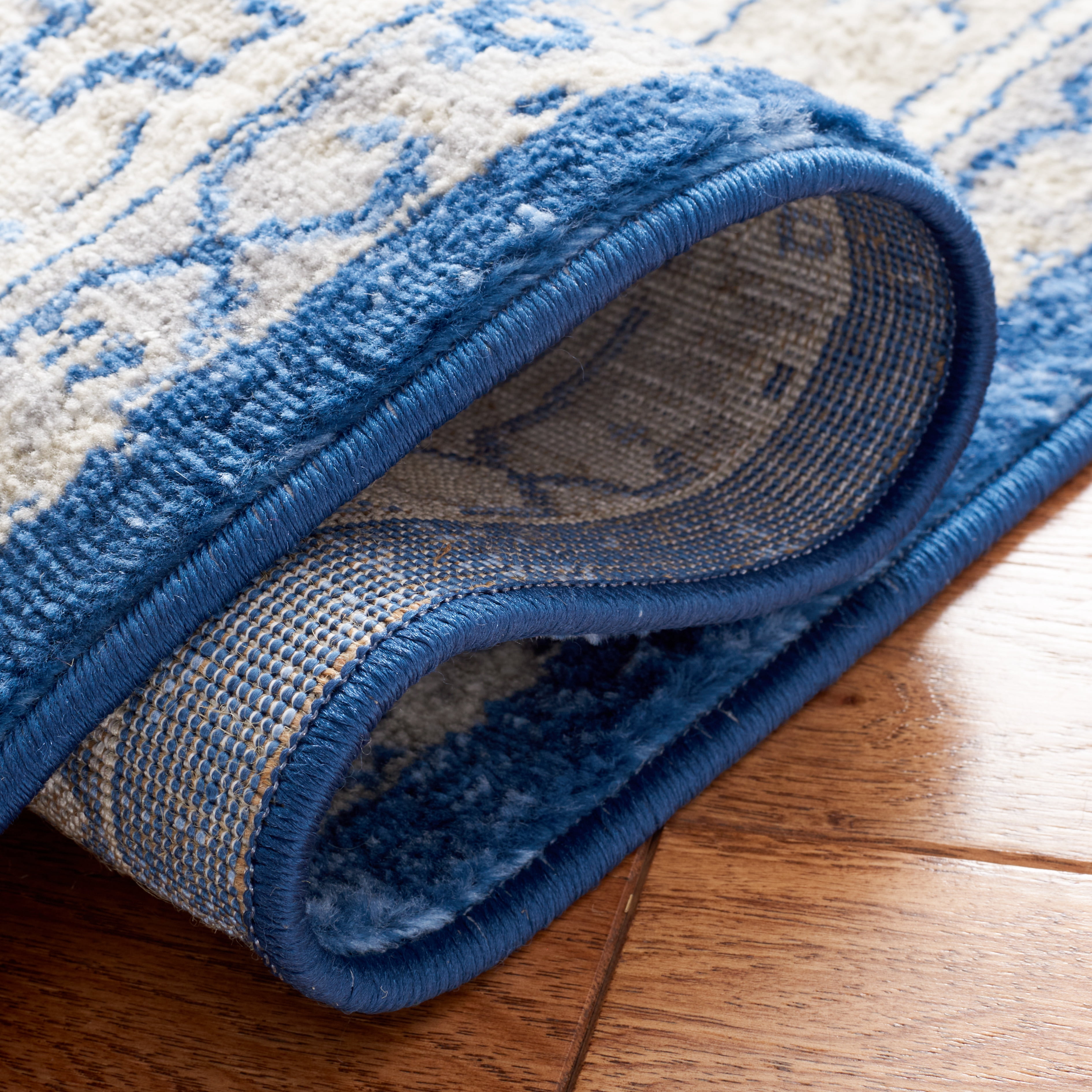 SAFAVIEH Brentwood Ezra Oriental Area Rug, Navy/Gray, 4' x 6'
