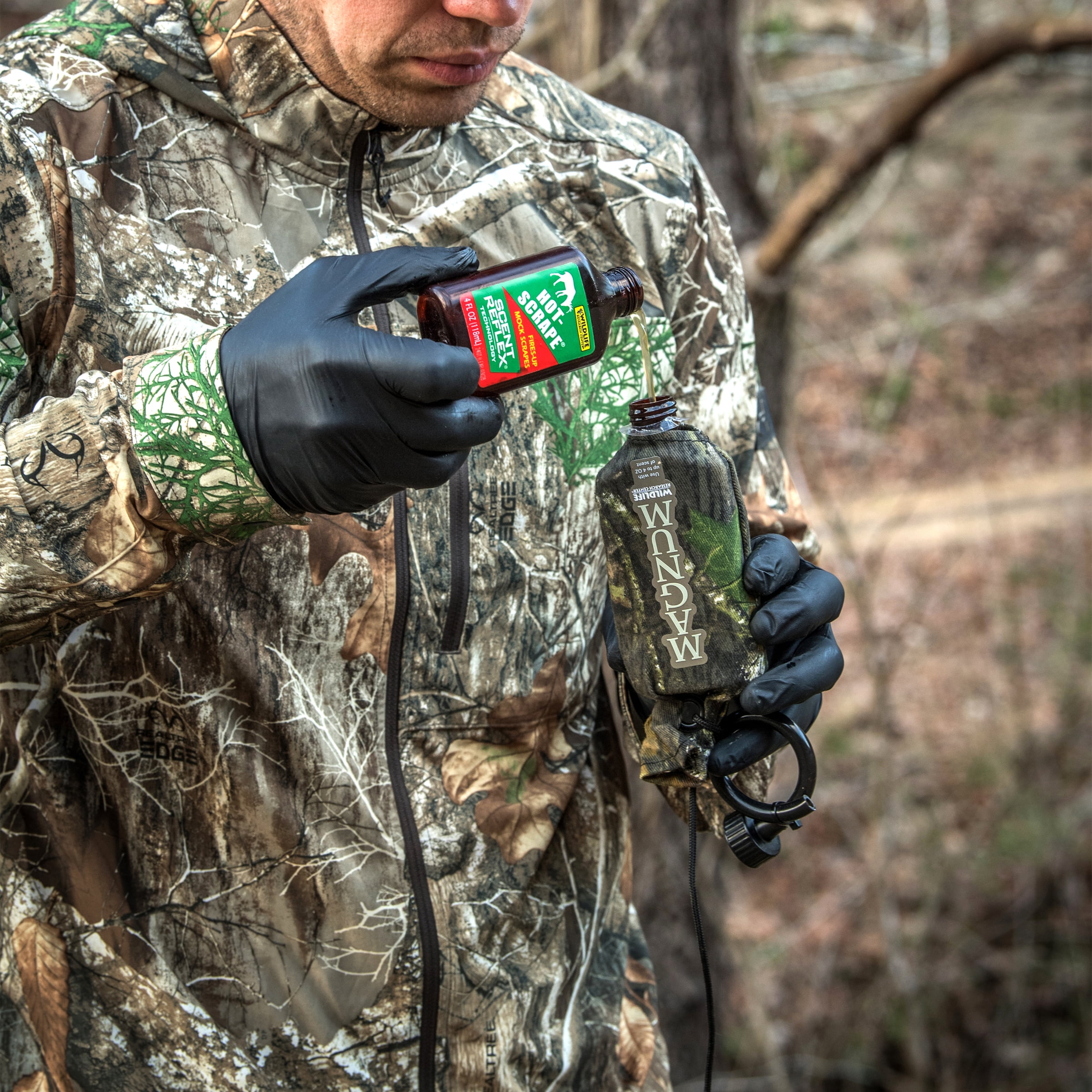 Wildlife Research Center Magnum Dripper Combo with 4 fl oz Hot-Scrape Synthetic Deer Hunting Scent Combo Pack