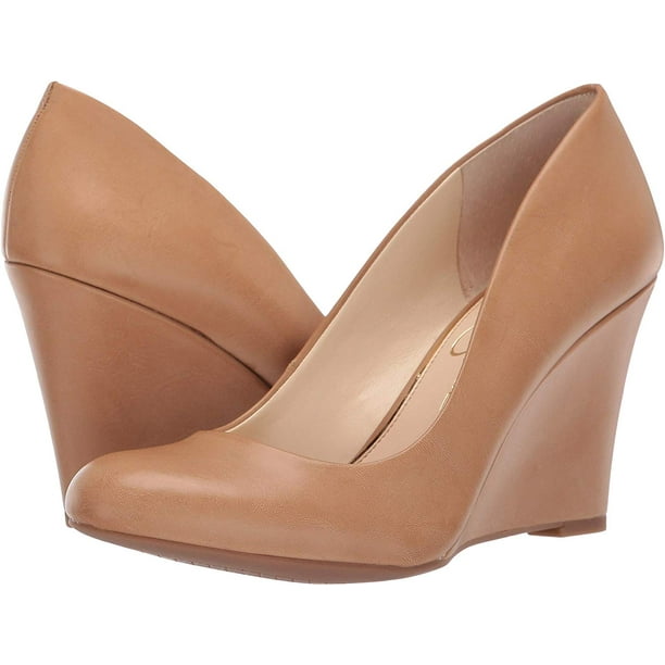 jessica simpson cash wedge